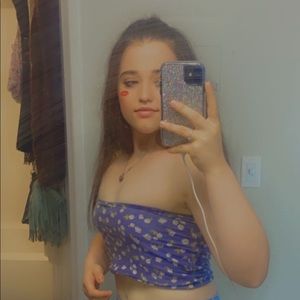 Meet your Posher, Alexis